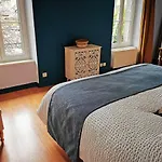 Mirabeau Apartment