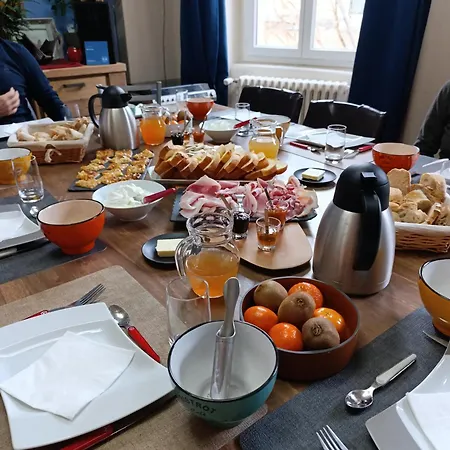 Mirabeau Apartment